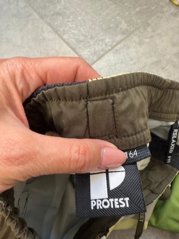 Short Protest garçon 14 ans, 164 cm très bon état - photo numéro 5