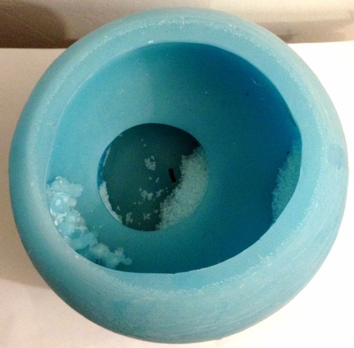 Bougie bleue de forme ronde parfumée au lagon pour recycler la cire - photo numéro 3