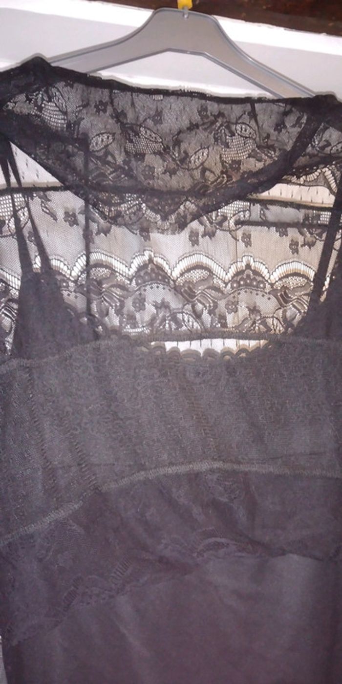 Robe noire à bretelles réglables , dentelle - photo numéro 2