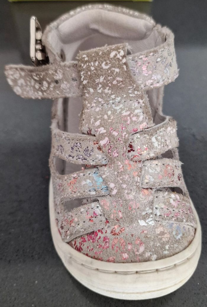 Chaussures 👟 1er pas babies T19 (BE avec défaut) - photo numéro 11