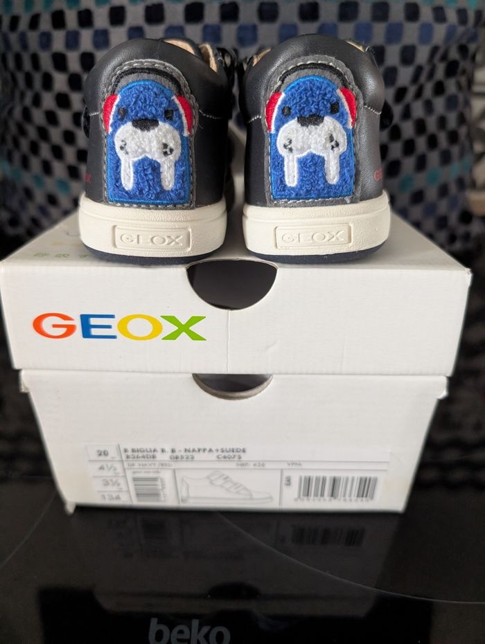 Chaussures garçon tout cuir. Taille 20. Idéal premier pas. Neuf. Geox - photo numéro 2