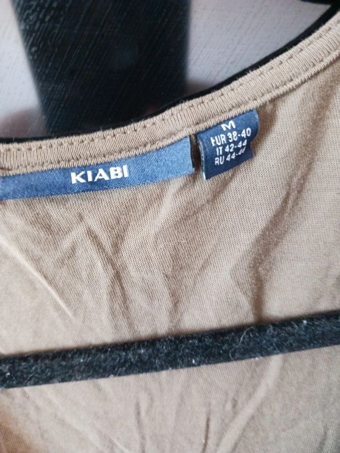 Tshirt long Kiabi Taille M38/L40 - photo numéro 2