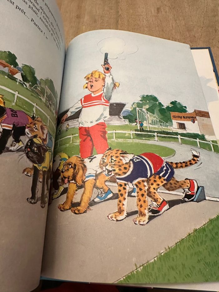 Livre rare difficile à trouver Caroline au stade sport Pierre Probst bd album damiers - photo numéro 6