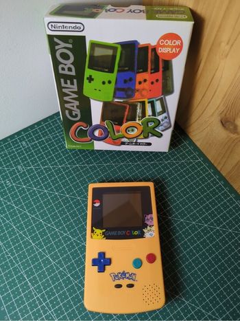 Nintendo Game boy color édition pokemon Pikachu gameboy GBC