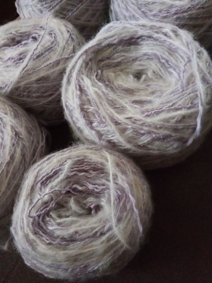 Lot de 6 Pelotes Fantaisies Tons Mauves et Blancs (365g) - photo numéro 2