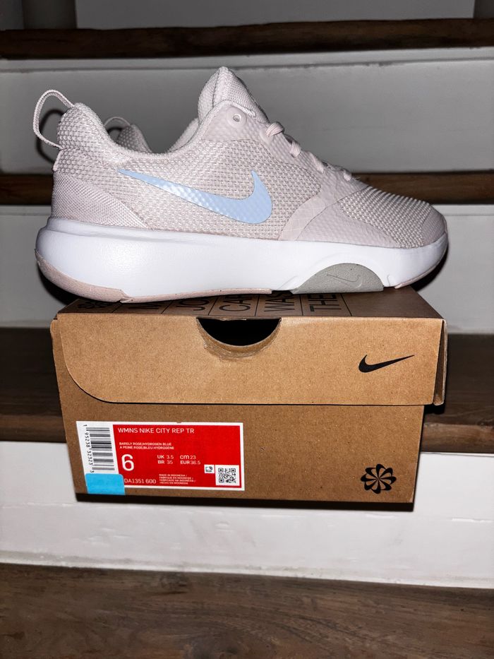 Basket Nike Original femme Neuf Dans L’emballage - photo numéro 2