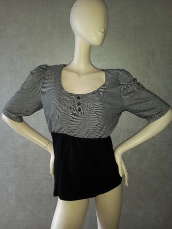 tee shirt élastique sous la poitrine taille 42