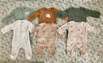 Pyjamas velours 1 mois (ouverture avant)