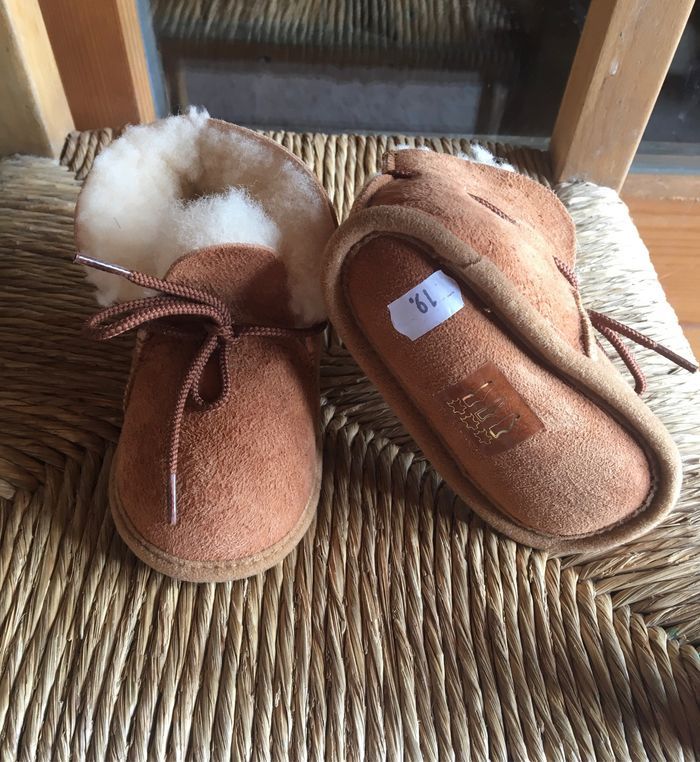 Chaussons daim fourrés