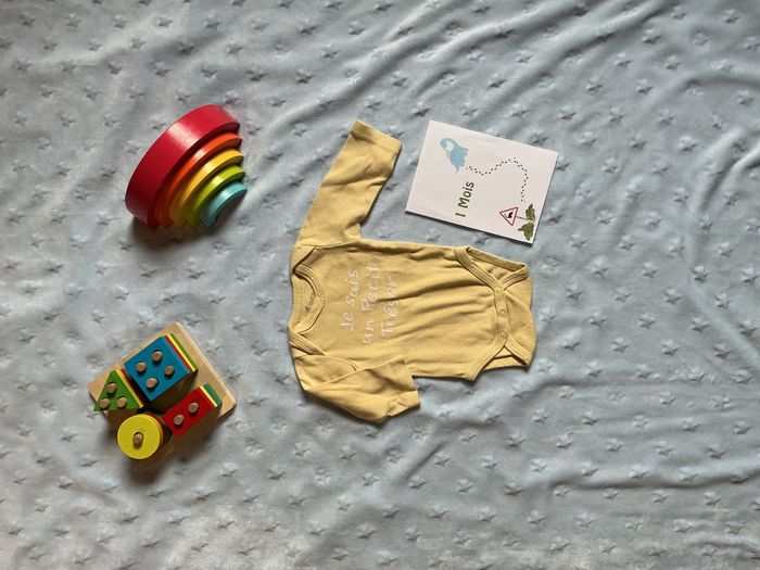 body manches longues jaune gémo 1 mois inscription devant