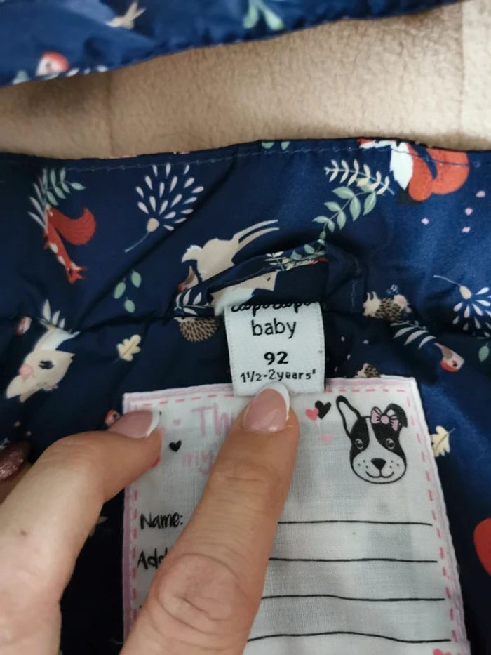 Veste fine à capuche fille 18/24 mois comme NEUVE - photo numéro 4