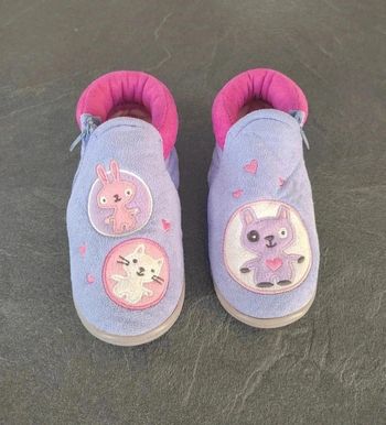 4 € Chaussons fille Isotoner taille 23