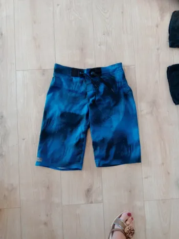 Bermuda 10 ans bleu et noir tribord c26