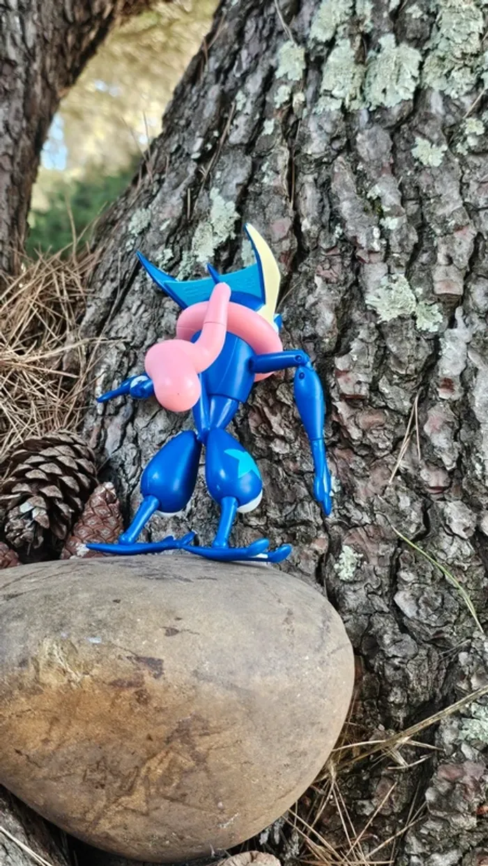 Super grande figurine Pokemon Nintendo Amphinobi - photo numéro 3