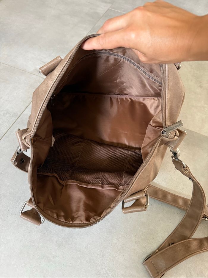 Sac à langer kidzroom avec plan à langer et trousse biberon - photo numéro 5