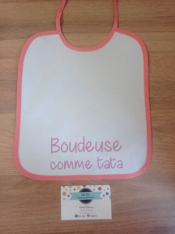 Bavoir boudeuse comme tata