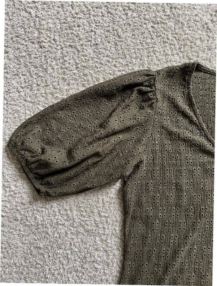 Teeshirt manches courtes bouffantes couleur kaki taille M marque Cache Cache - photo numéro 6