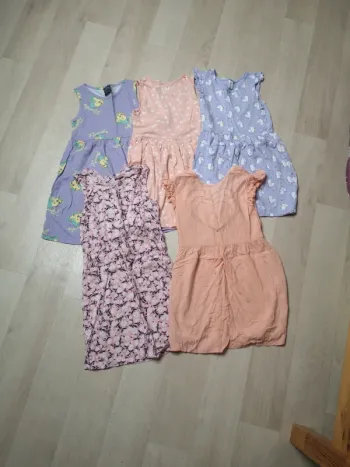 Lot robe d'été  8ans