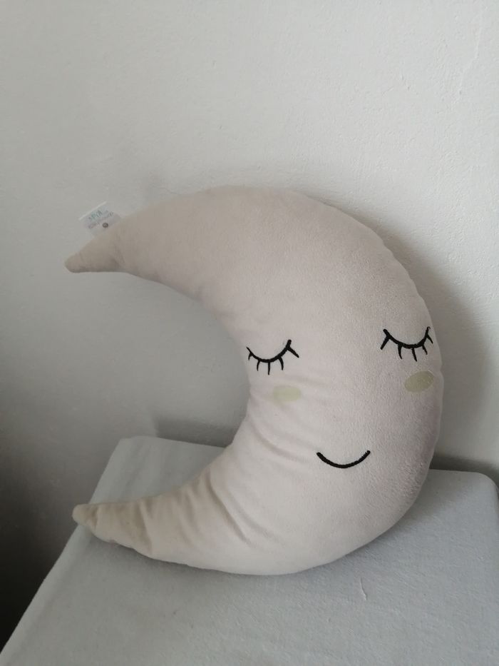 coussin peluche lune