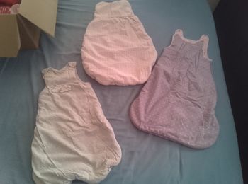 Lot de 3 gigoteuses