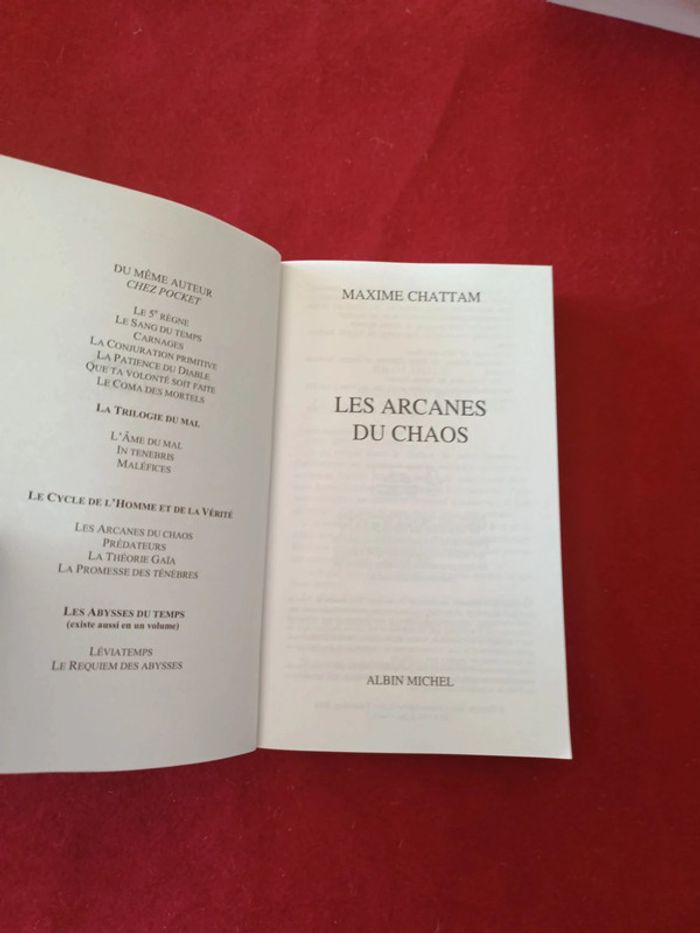 Les arcanes du chaos " Maxime Chattam " Pocket - photo numéro 7