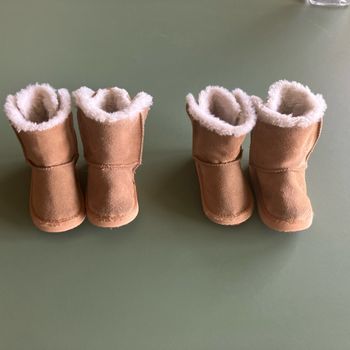 Deux paires de bottines en cuire 21 2xpaires