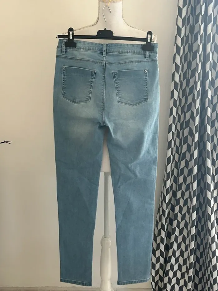 Jean cache cache taille 42 - photo numéro 3
