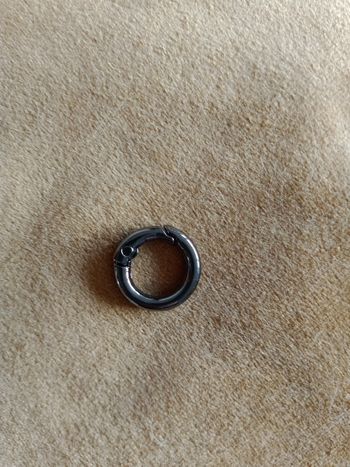 Mousqueton noir brillant pour sac Cabaïa crossbody Pico bandoulière