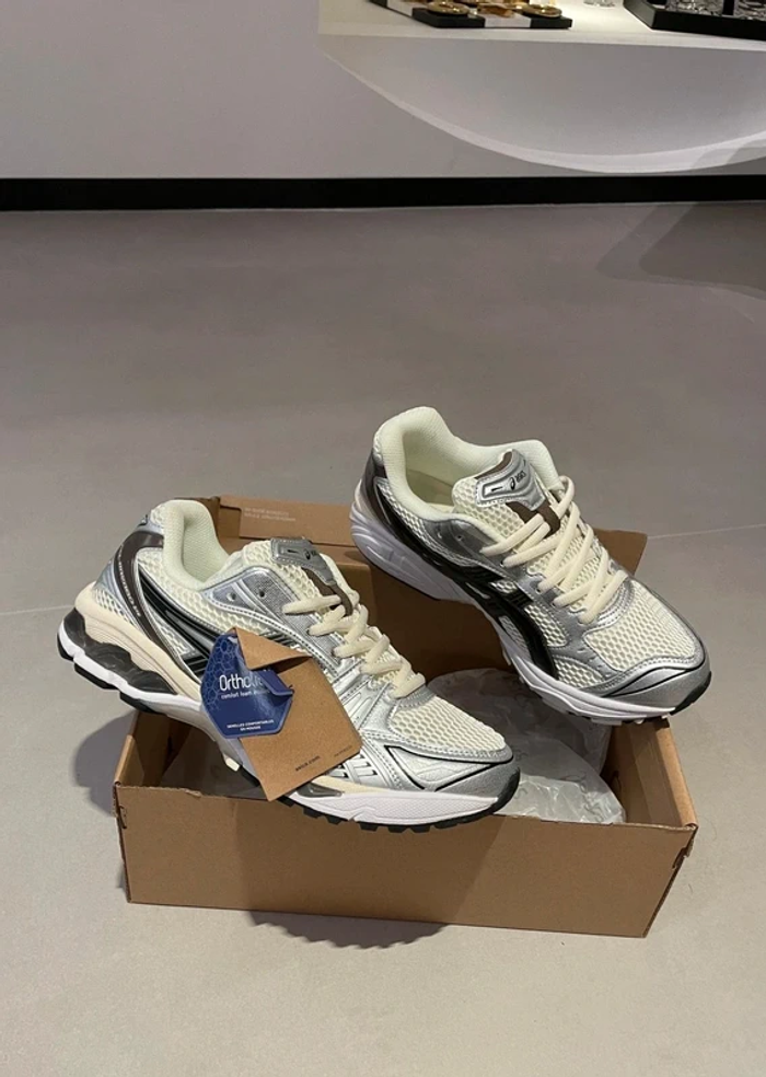 Asics Gel-Kayano 14 Blanc Argent Noir 44.5 - photo numéro 2