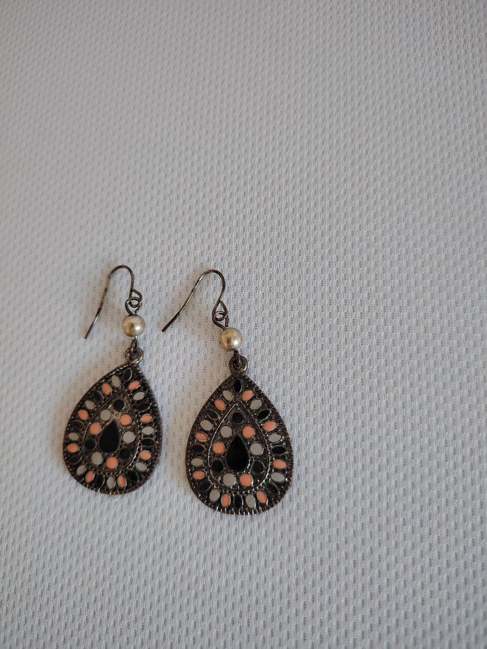 Boucles d'oreilles fantaisie femme - photo numéro 2