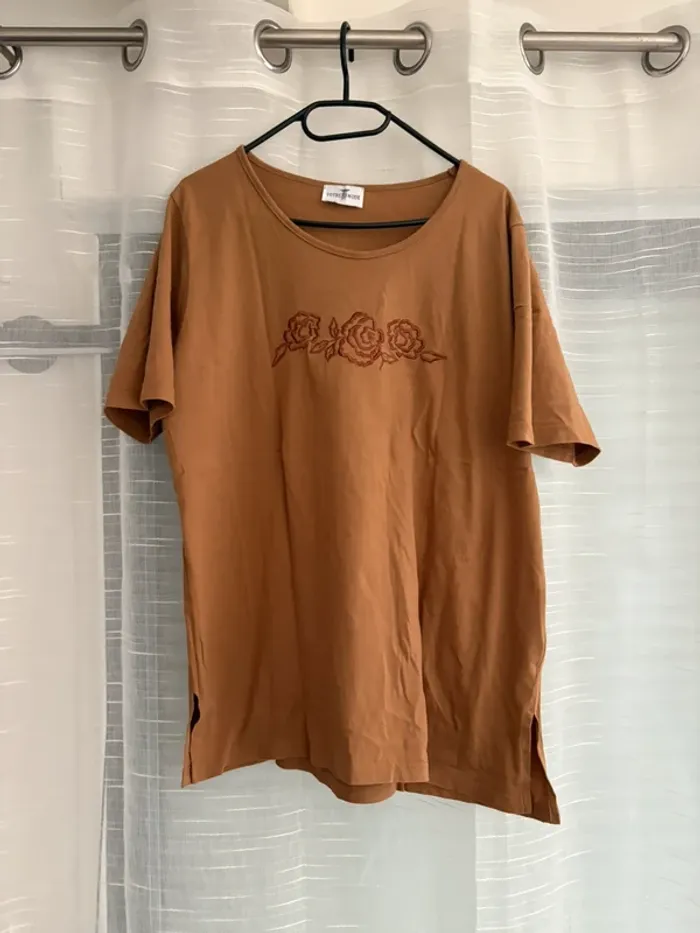 Tee-shirts marron