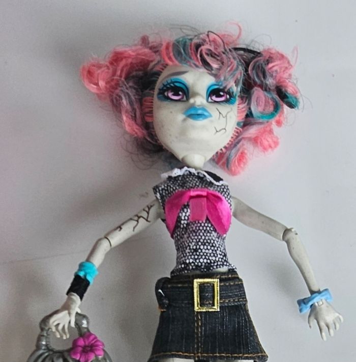 Poupée monster higt  grise et rose