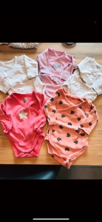 5 bodys manches longues taille 1 mois