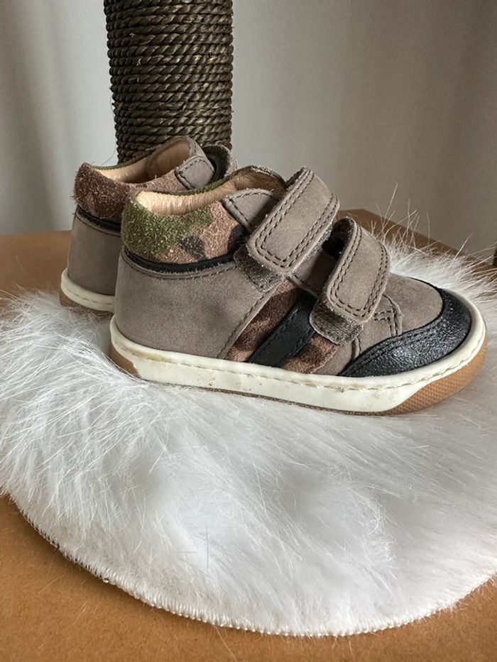 Chaussures bébé taille 19 shoo pom