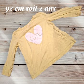 T-shirt trop mignon avec motif cœur pailleté