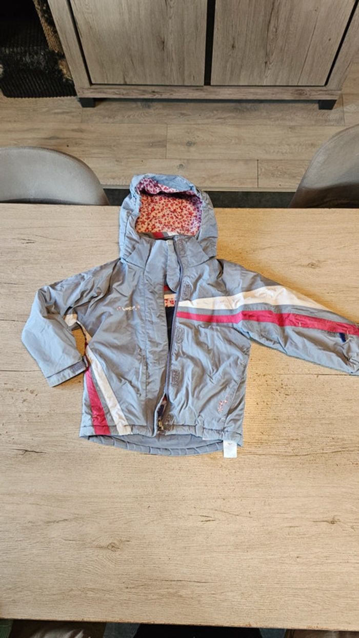 Veste de ski pour fille grise bleu avec du fushia, blanc, capuche, Wed'ze, taille 6 ans - photo numéro 2
