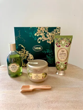 Coffret Rituel Corps Sabon Olive Bliss avec  crème, gommage, huile de douche