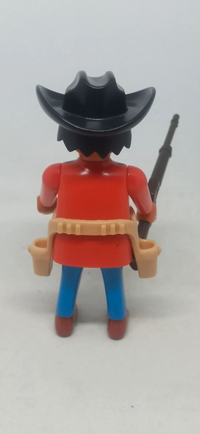 Homme Cowboy haut rouge et fusil playmobil - photo numéro 4