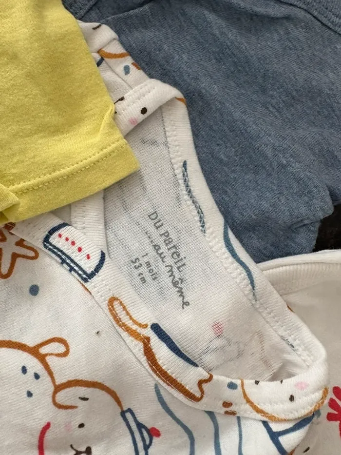 Lot de vêtements 1 mois - photo numéro 2