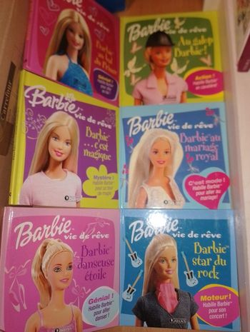 Livre Barbie et poupée barbie neuve