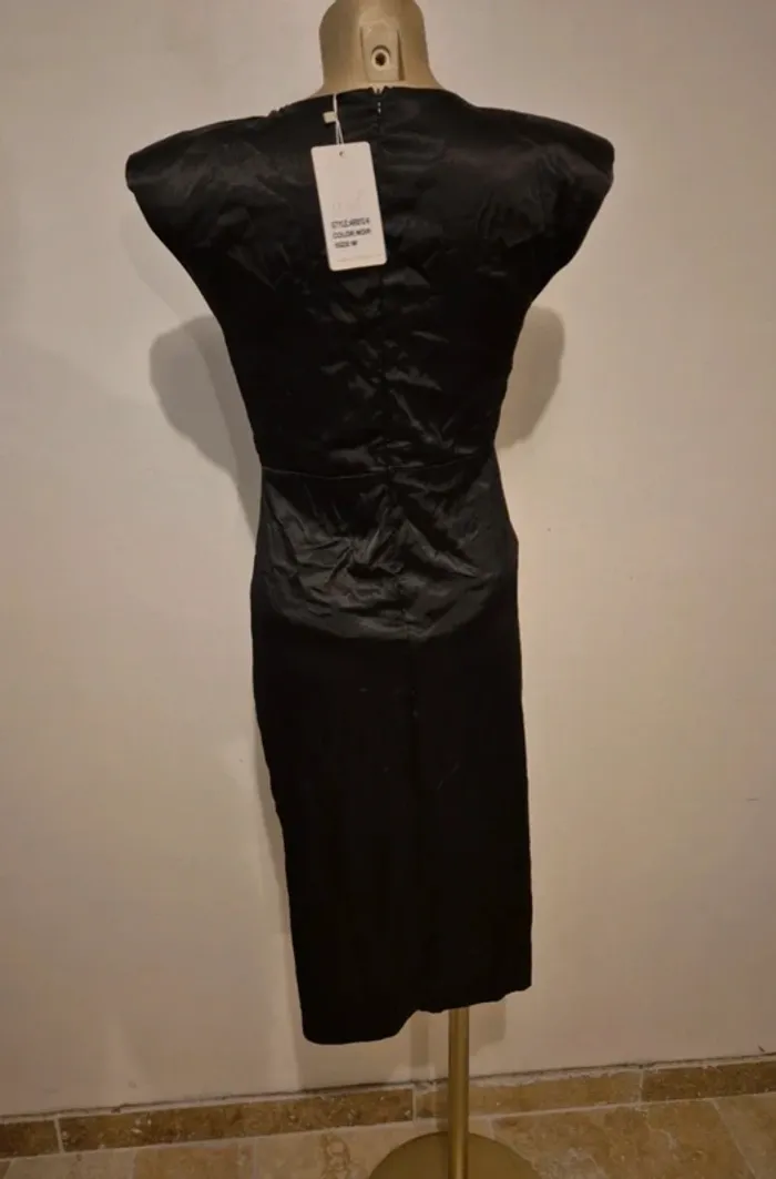 Robe chic noir taille m neuve - photo numéro 4