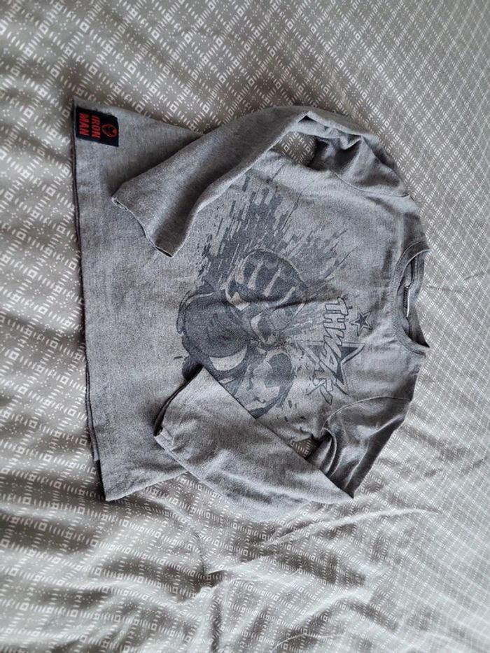 T-shirt avengers 6 ans