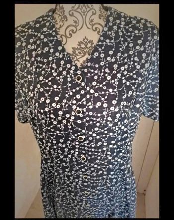 Robe bleu nuit ou robe de grand-mère