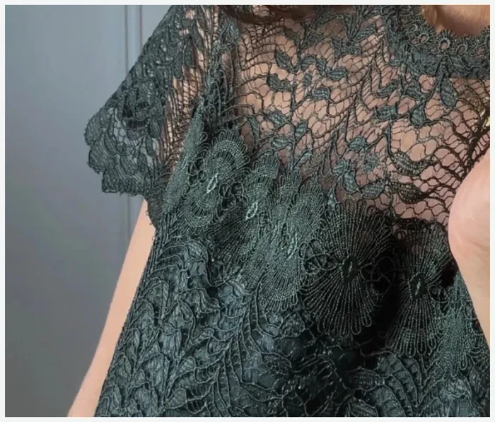 Top Kookaï en dentelle vert taille 36 très bon état - photo numéro 5