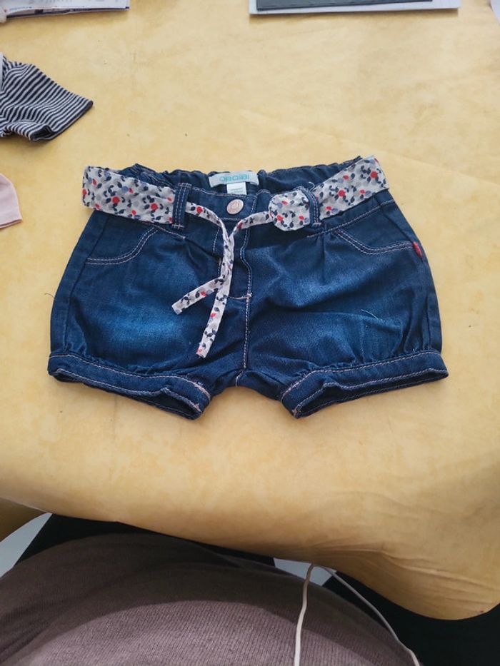 Short avec ceinture
