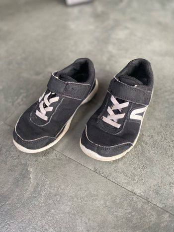 Baskets noires - décathlon - taille 29