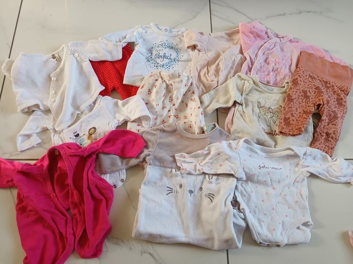 Lot 1 mois fille
