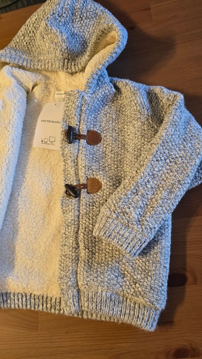 Neuf (non porté) gilet ou veste zippé(e)🏷😍🥰💙 tricot Intérieur sherpa 36mois garçon 🥰💙😍 - photo numéro 3