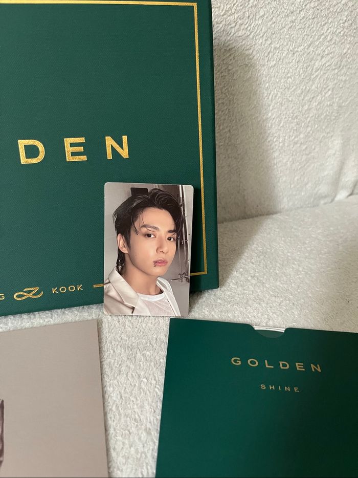 Album Golden Jungkook bts - photo numéro 3