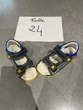 Sandales chaussures bébé taille 24